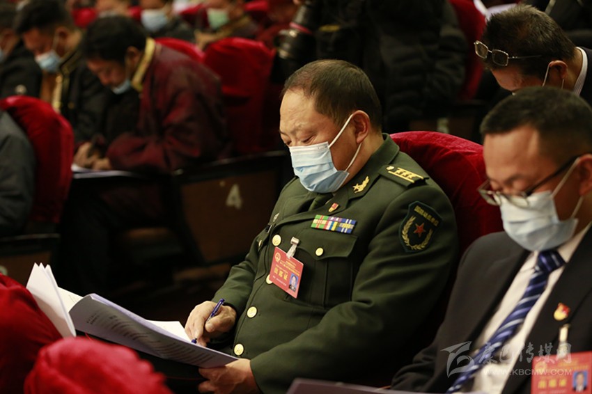 州十二屆人大五次會(huì)議開(kāi)幕掠影