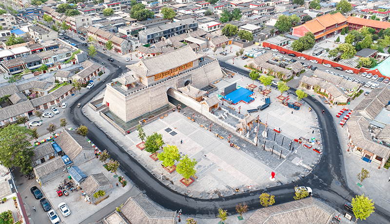 2022年9月8日，石家莊，航拍正定縣正定古城陽和樓與正定歷史文化街。